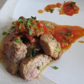 Свински хапки и доматен сос (рецептата се изпълнява в тенджера под налягане)